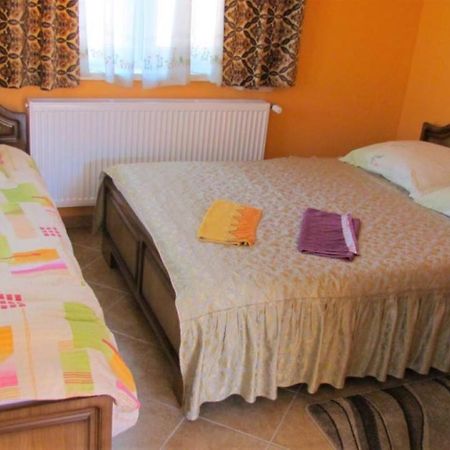 Horvath Apartmanhaz Orosháza Exteriör bild